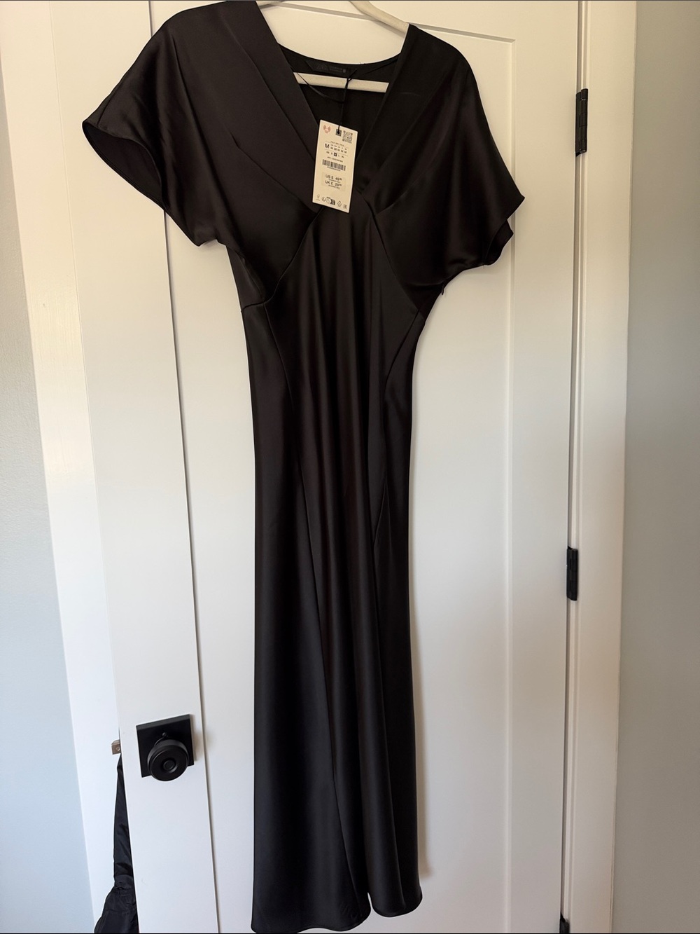 Elegant Women's Black V-Neck Maxi Dress
